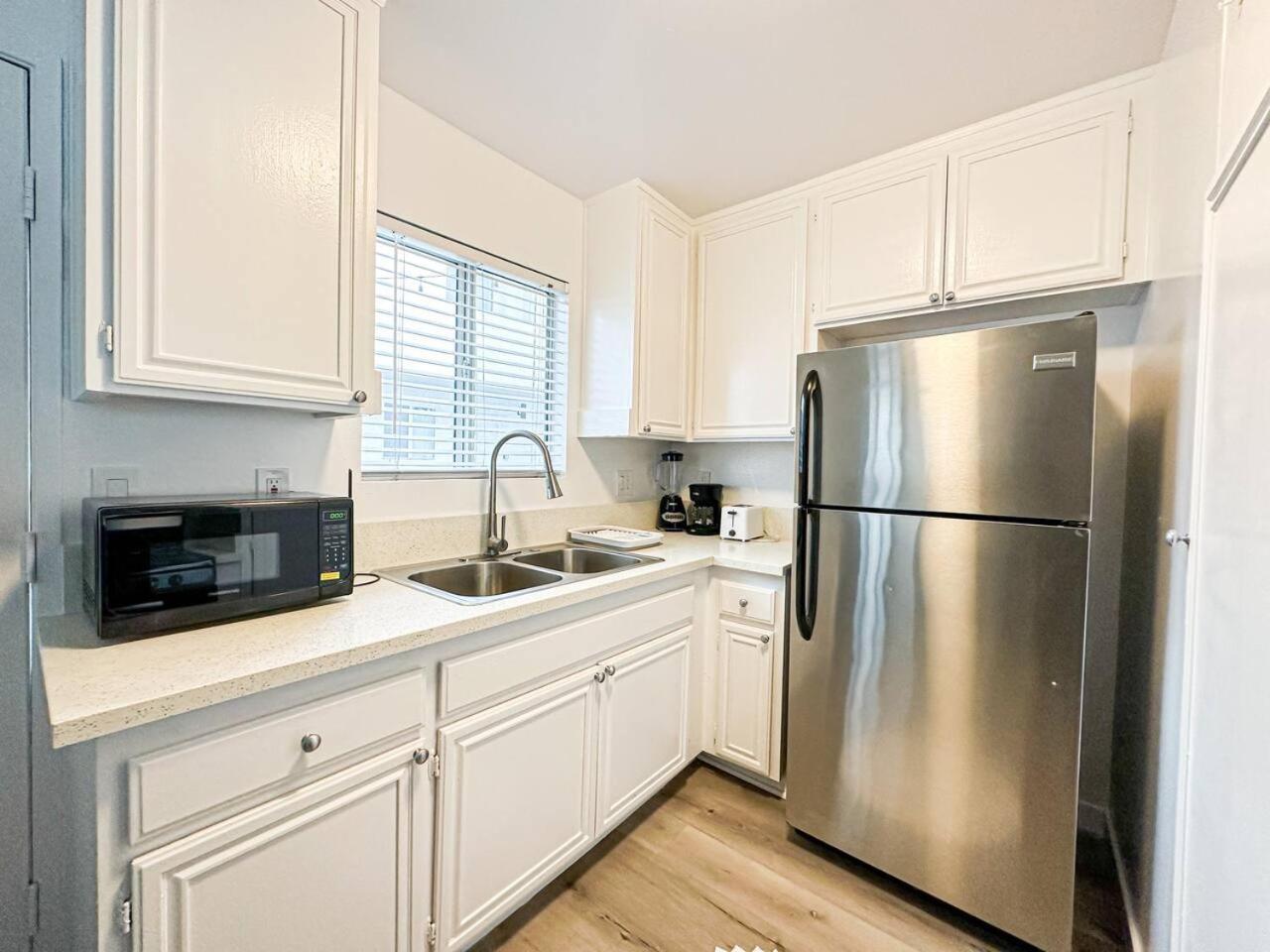 Charming 2-br, 2-story In Heart Of La - Br4 Сasa de vacaciones *